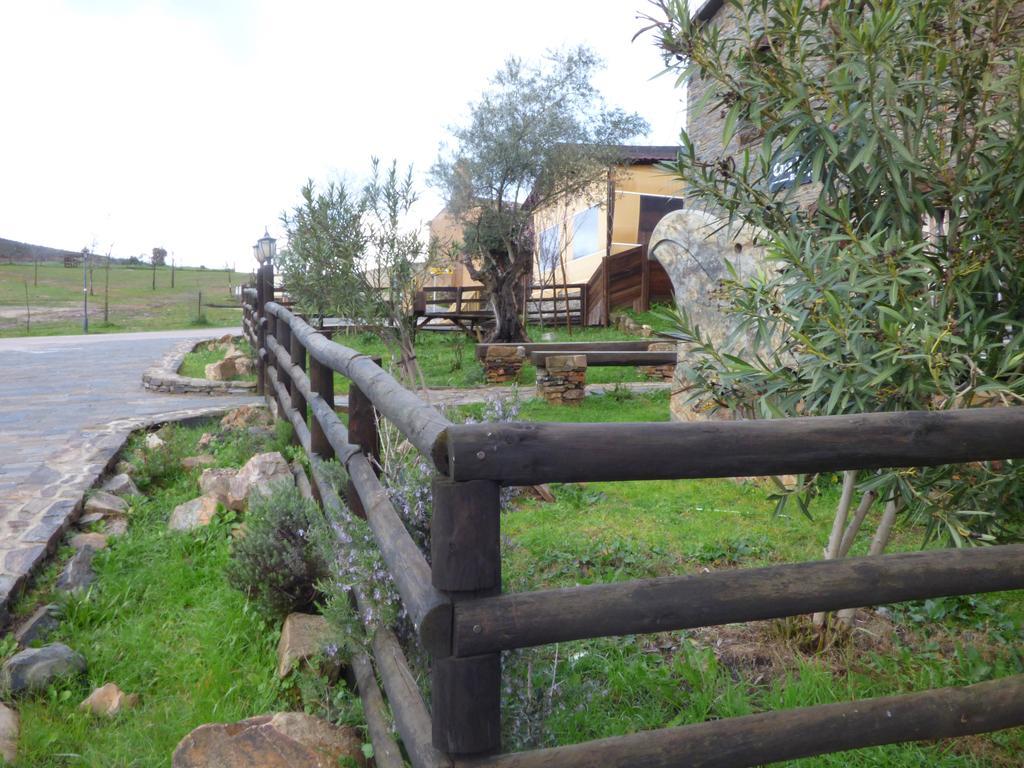 Casa Rural Al-Mofrag Y Apartamentos El Mirador De Monfraguee Villarreal de San Carlos Exterior photo